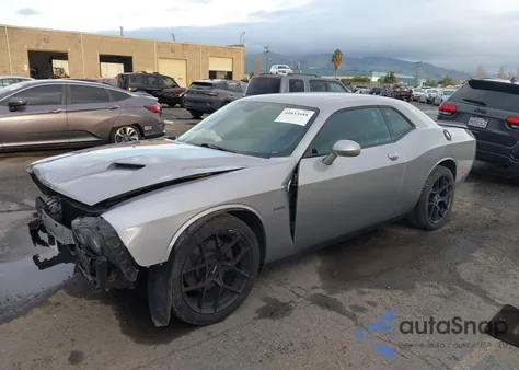 2017 Dodge Challenger R/T z USA, uszkodzony, nr VIN 2C3CDZBT5HH611683